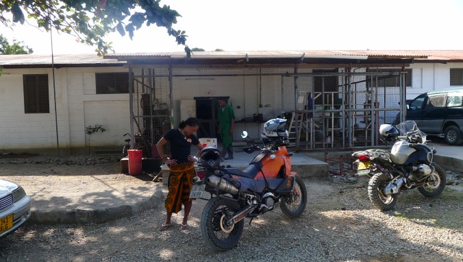 Fanny and Erics bikes .. going to get the panniers fixed