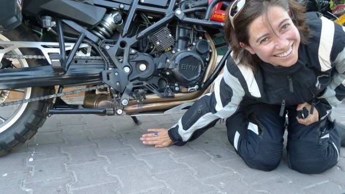 Alicia's BMW GS800 lowered for her.. Not much ground clearance