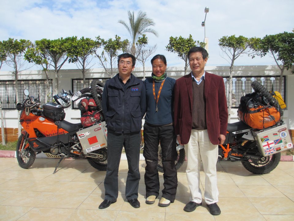 Fanny with Chinese Ambassador .. 非常感谢你的帮助我们。 