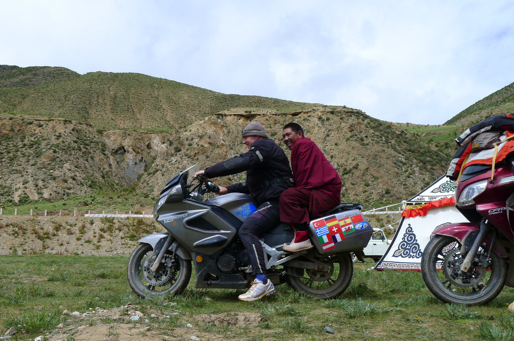 Si Ba and I in middle of Tibetan Plateau