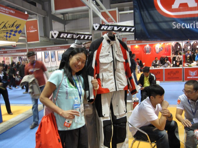 Fanny and our kind sponsor, Louis from Beijing Motoway who supplied our superb Rev'It kit. www.527motor.com.cn